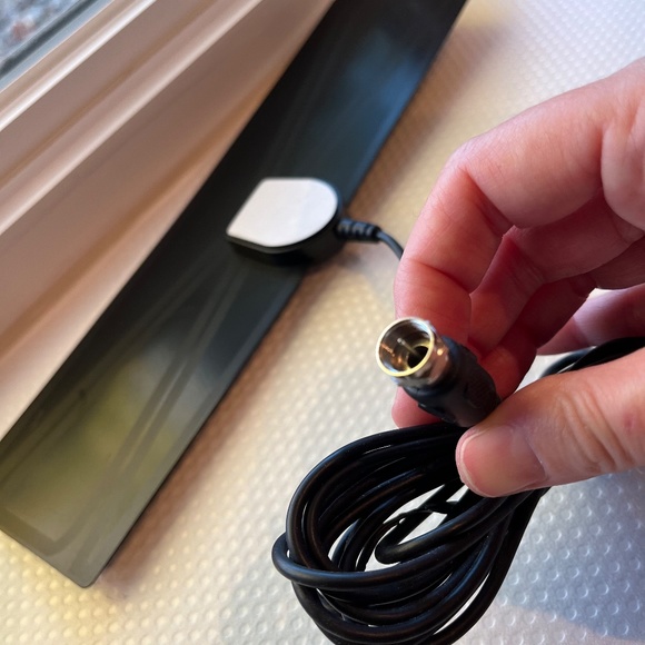 TV Antenna / Indoor - Picture 3 of 4